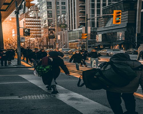 A relaxed metropolitan street setup suggesting gentle walking opportunities in the city
